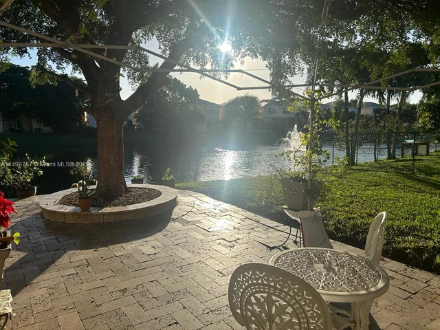 4046 Eastridge Dr, Deerfield Beach FL 33064