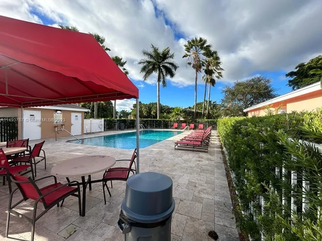 4046 Eastridge Dr, Deerfield Beach FL 33064