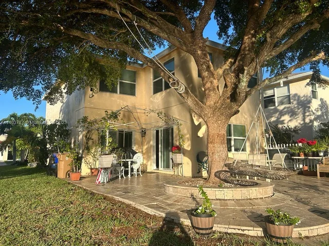 4046 Eastridge Dr, Deerfield Beach FL 33064