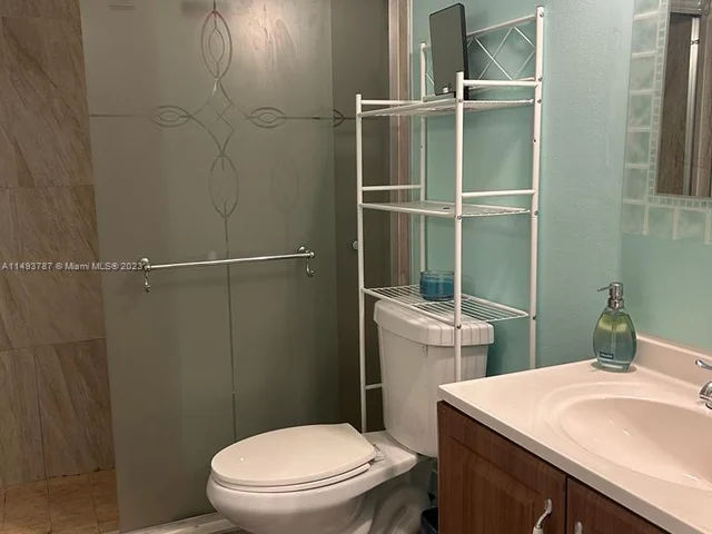 4046 Eastridge Dr, Deerfield Beach FL 33064