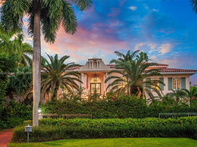 7111 Los Pinos Blvd, Coral Gables FL 33143