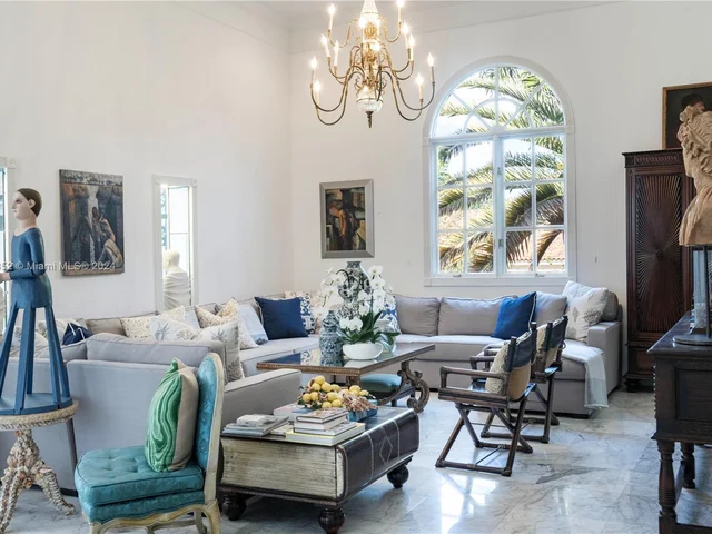 7111 Los Pinos Blvd, Coral Gables FL 33143