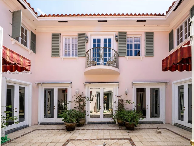 7111 Los Pinos Blvd, Coral Gables FL 33143