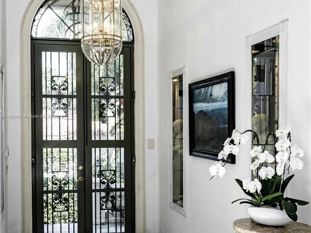 7111 Los Pinos Blvd, Coral Gables FL 33143