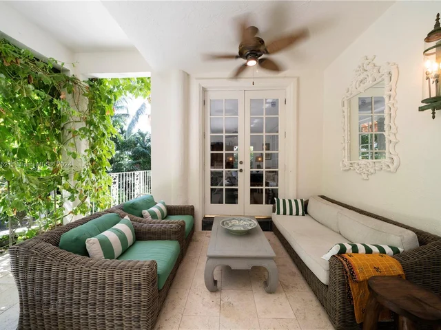 7111 Los Pinos Blvd, Coral Gables FL 33143