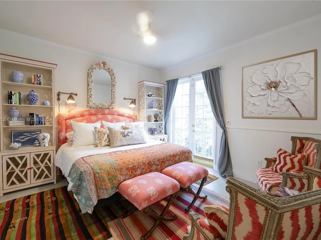 7111 Los Pinos Blvd, Coral Gables FL 33143