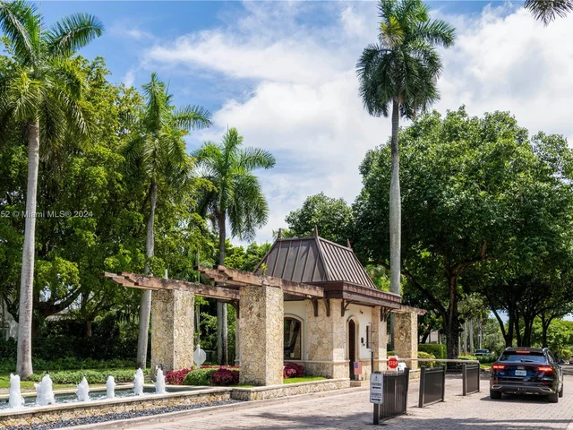 7111 Los Pinos Blvd, Coral Gables FL 33143