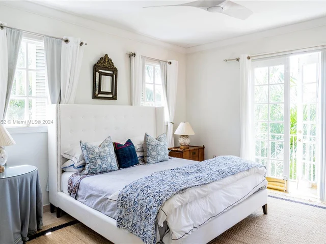 7111 Los Pinos Blvd, Coral Gables FL 33143