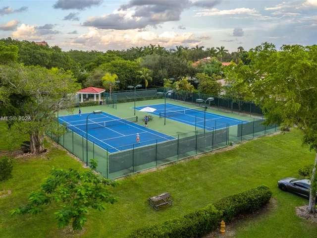 7111 Los Pinos Blvd, Coral Gables FL 33143