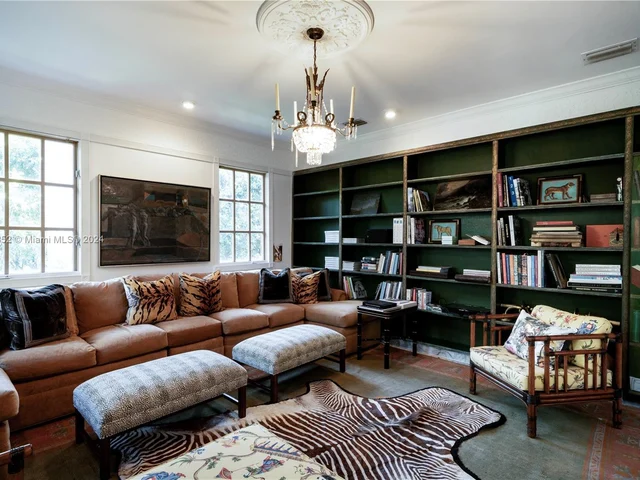 7111 Los Pinos Blvd, Coral Gables FL 33143