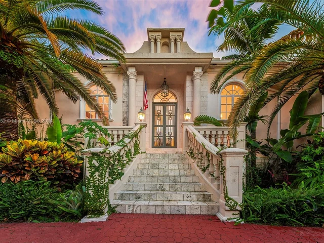 7111 Los Pinos Blvd, Coral Gables FL 33143