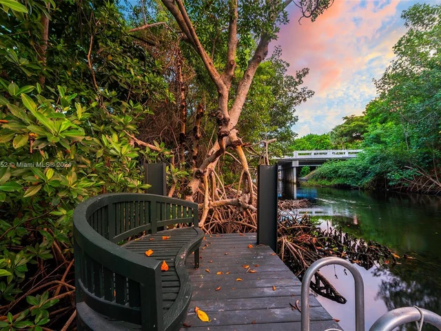 7111 Los Pinos Blvd, Coral Gables FL 33143