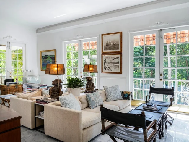 7111 Los Pinos Blvd, Coral Gables FL 33143