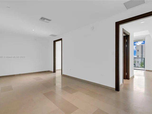 88 SW 7th St # 806, Miami FL 33130