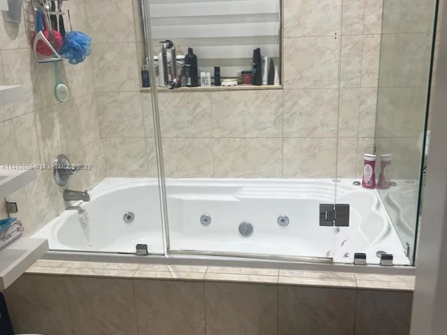 201 NW 27th Ct, Miami FL 33125