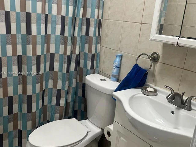 201 NW 27th Ct, Miami FL 33125