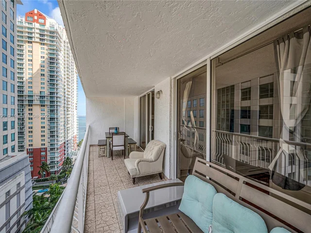 1200 Brickell Bay Dr # 1620, Miami FL 33131