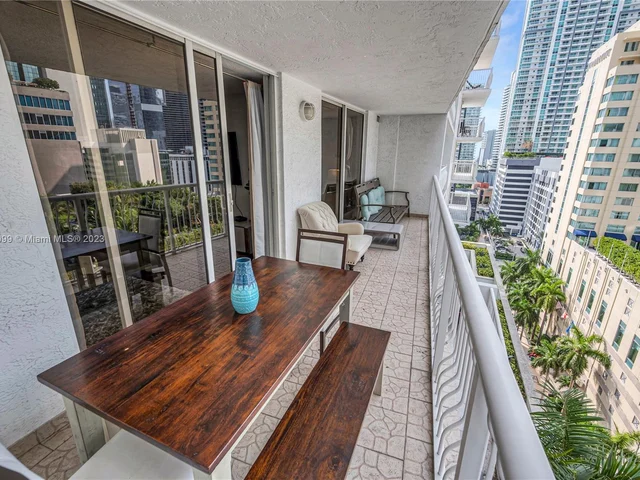 1200 Brickell Bay Dr # 1620, Miami FL 33131