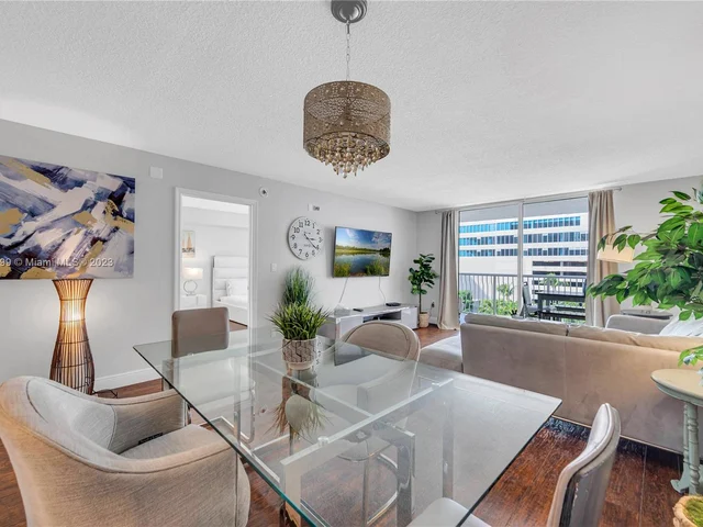 1200 Brickell Bay Dr # 1620, Miami FL 33131