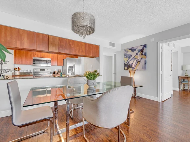 1200 Brickell Bay Dr # 1620, Miami FL 33131