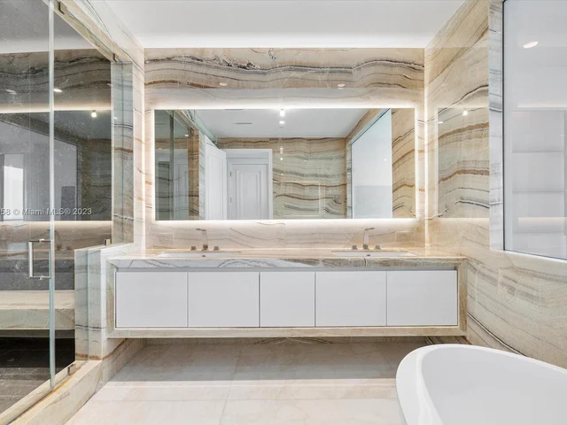 17901 Collins Ave # 902, Sunny Isles Beach FL 33160