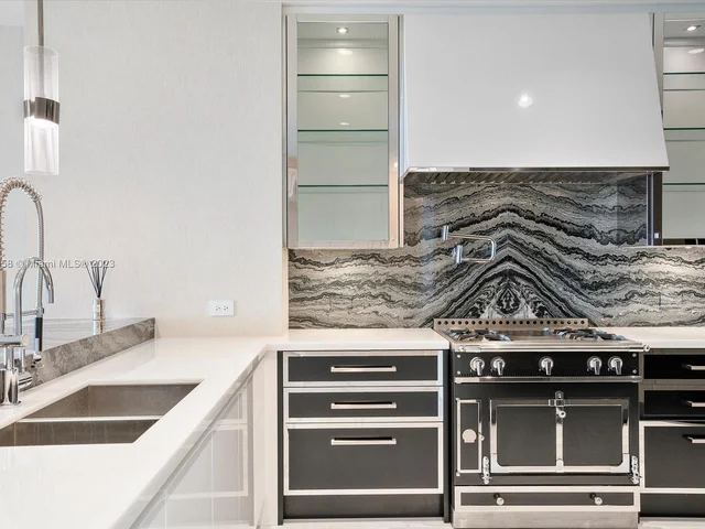 17901 Collins Ave # 902, Sunny Isles Beach FL 33160