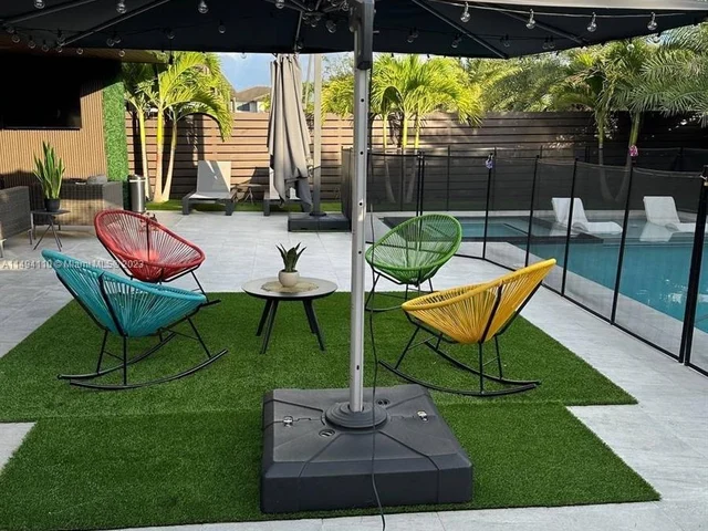 8868 NW 161st Ter, Miami Lakes FL 33018