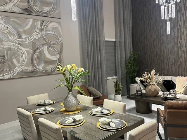 8868 NW 161st Ter, Miami Lakes FL 33018