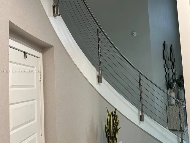 8868 NW 161st Ter, Miami Lakes FL 33018