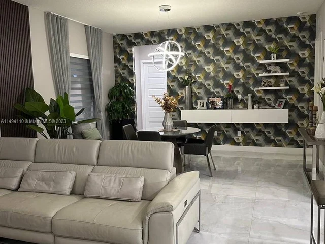 8868 NW 161st Ter, Miami Lakes FL 33018