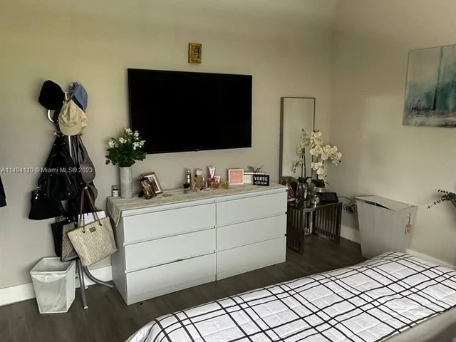 8868 NW 161st Ter, Miami Lakes FL 33018