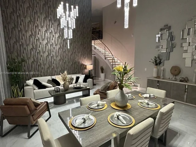 8868 NW 161st Ter, Miami Lakes FL 33018