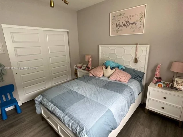 8868 NW 161st Ter, Miami Lakes FL 33018