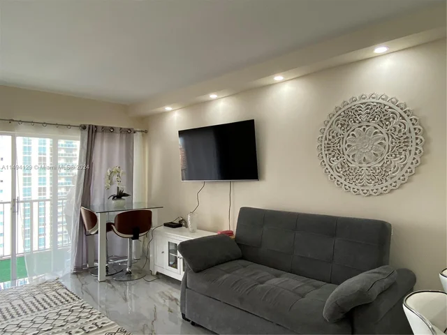 1965 S Ocean Dr # 15A, Hallandale Beach FL 33009