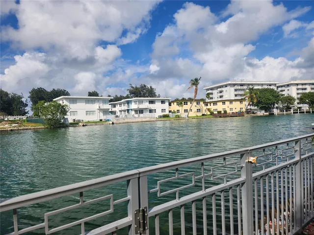 1239 Marseille Dr # 4, Miami Beach FL 33141