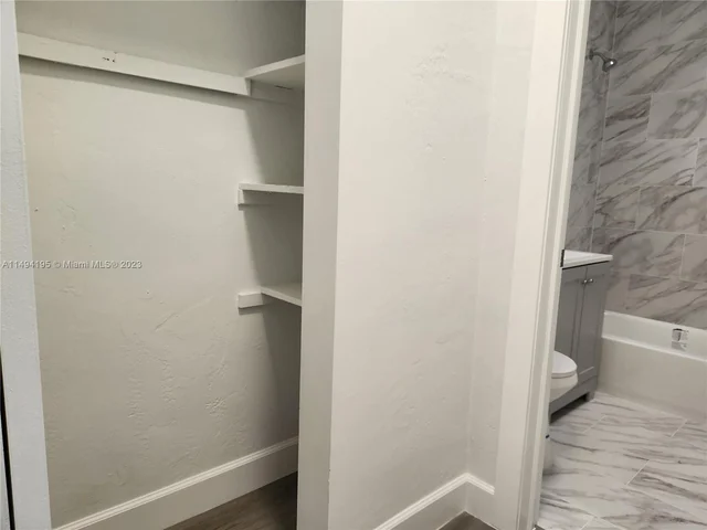 1239 Marseille Dr # 4, Miami Beach FL 33141