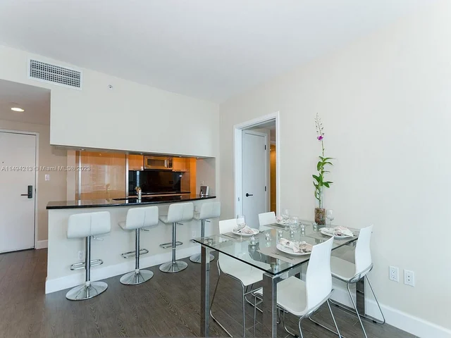 6801 Collins Ave, Miami Beach FL 33141