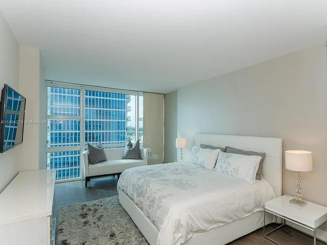 6801 Collins Ave, Miami Beach FL 33141