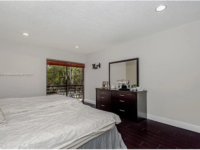 4000 N Hills Dr # 29, Hollywood FL 33021