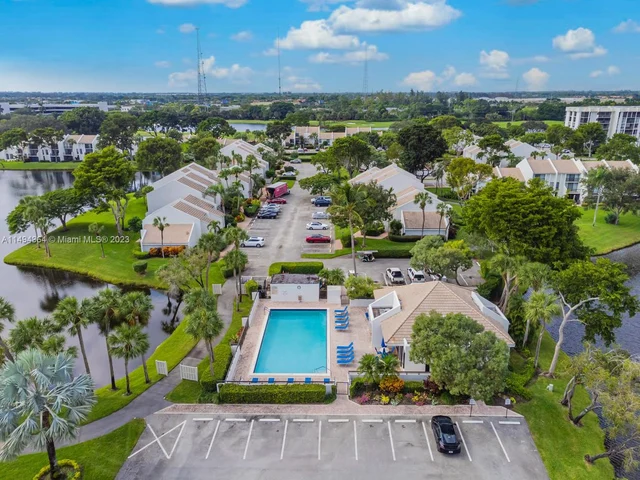 2405 Bridgewood Dr # 2405, Boca Raton FL 33434