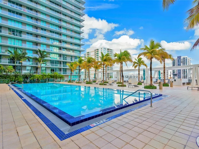 1111 SW 1st Ave, Miami FL 33130