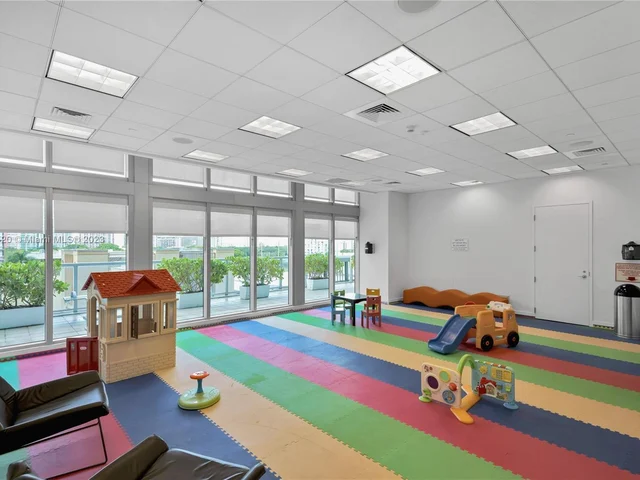 1111 SW 1st Ave, Miami FL 33130