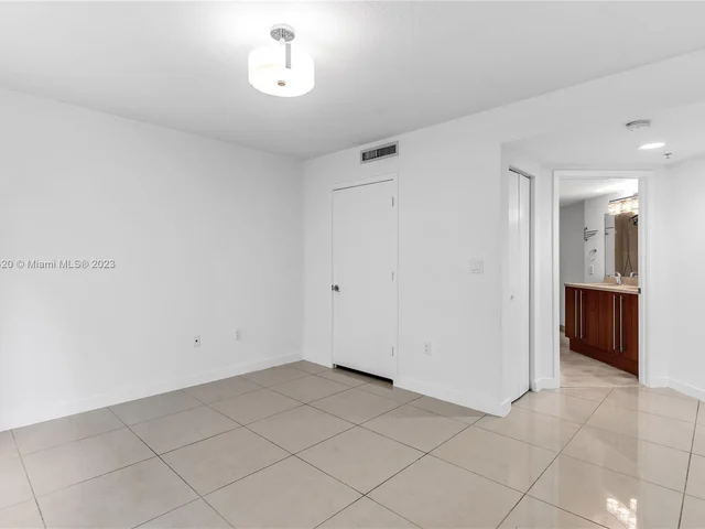 1111 SW 1st Ave, Miami FL 33130