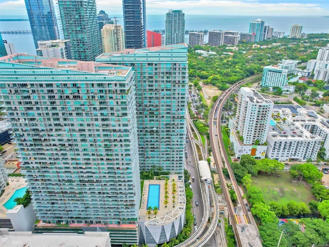 1111 SW 1st Ave, Miami FL 33130