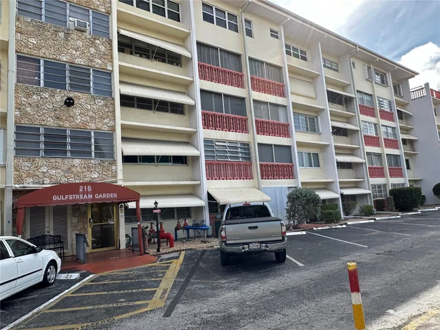 215 SE 3rd Ave # 403C, Hallandale Beach FL 33009