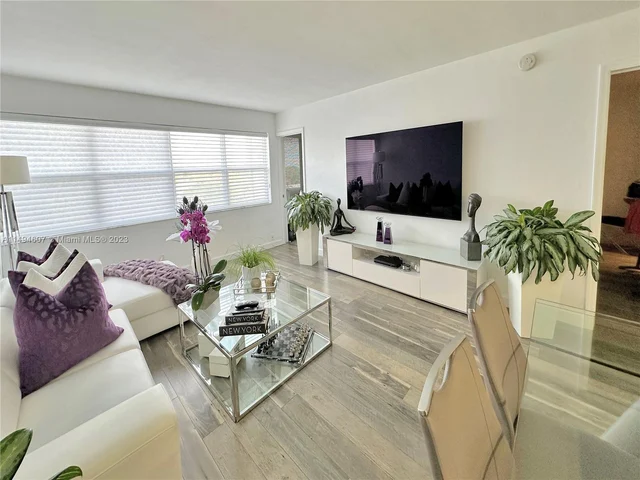 215 SE 3rd Ave # 403C, Hallandale Beach FL 33009