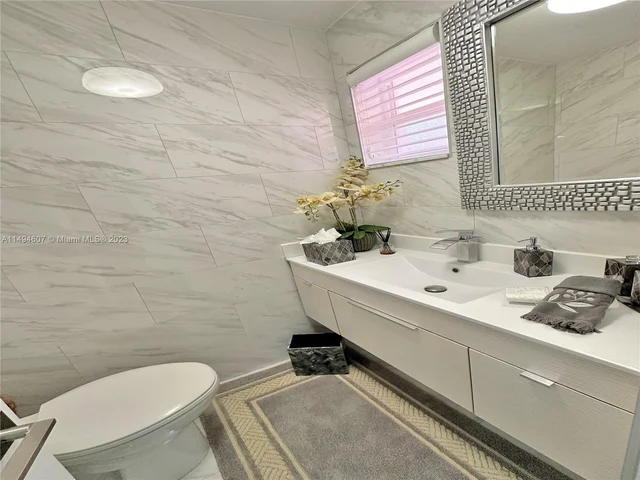 215 SE 3rd Ave # 403C, Hallandale Beach FL 33009