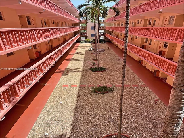215 SE 3rd Ave # 403C, Hallandale Beach FL 33009