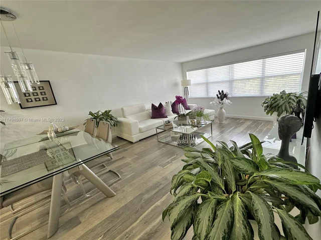 215 SE 3rd Ave # 403C, Hallandale Beach FL 33009