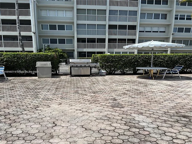 215 SE 3rd Ave # 403C, Hallandale Beach FL 33009